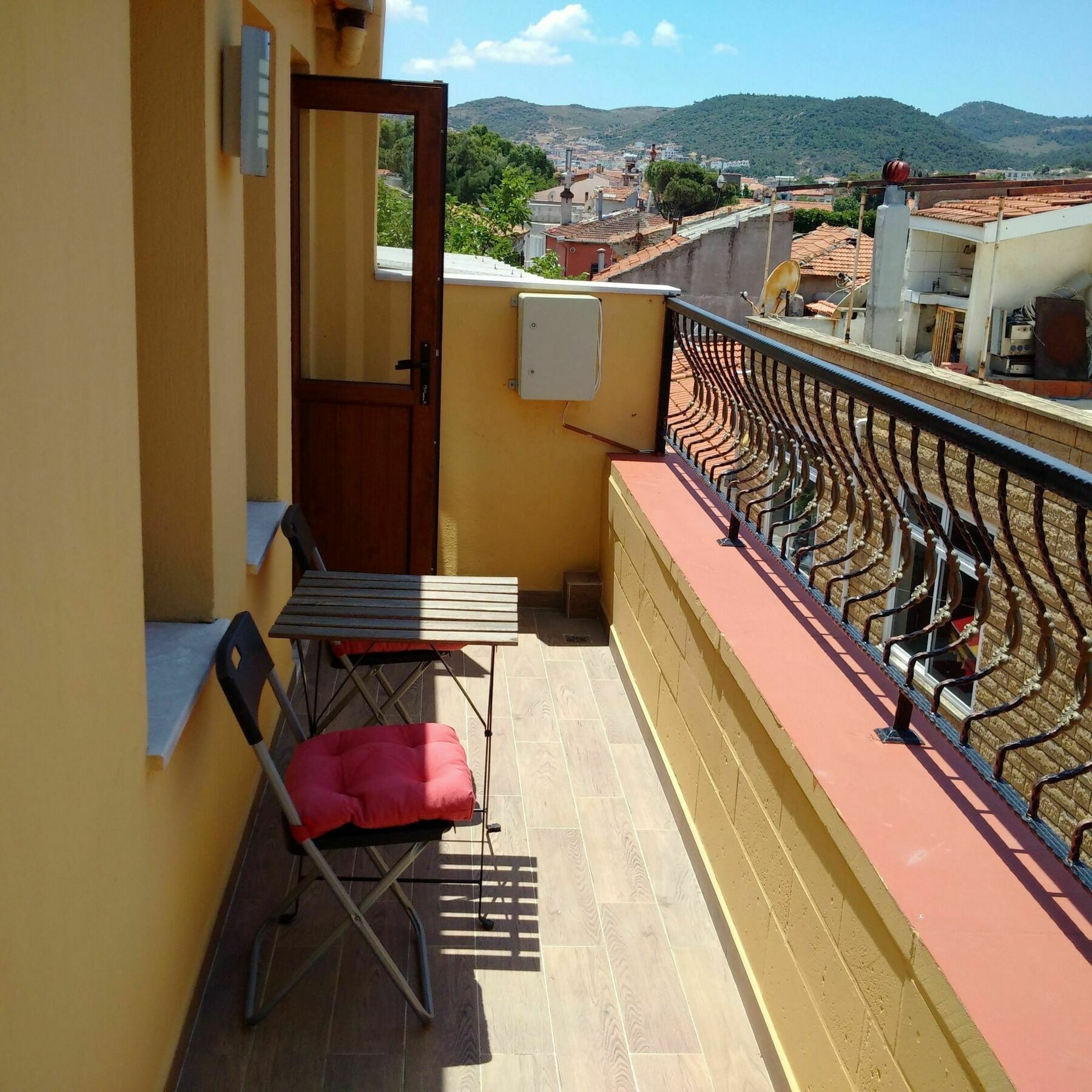 Safran Palas Yenifoca Esterno foto